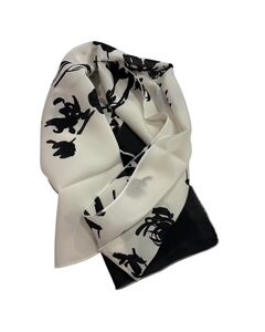 22 foulard en soie noir et blanc
